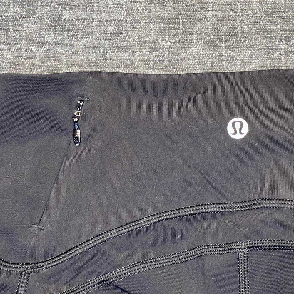 Lot of Lululemon Align‎ High Rise Bike Shorts Abstract Swirl Print Size 4 - Picture 9 of 9